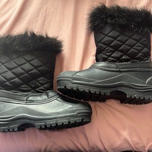 Polar snow boots